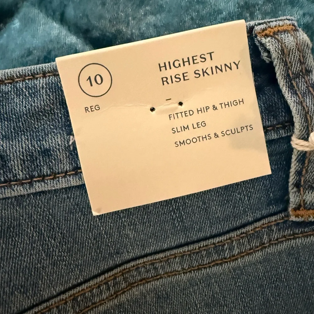 Universal Thread High Rise Distressed Skinny Jeans - Picture 4 of 5